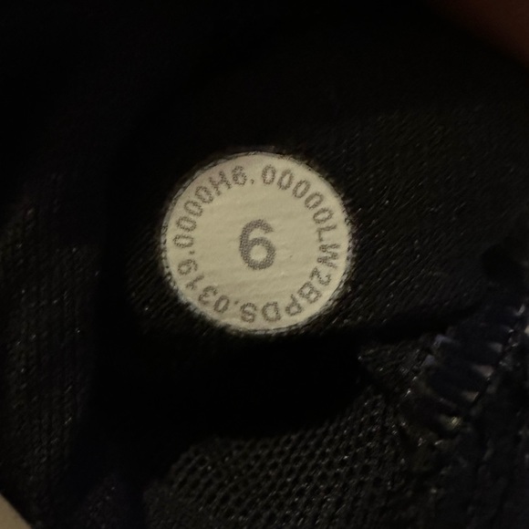 Lululemon Energy Bra *High Neck in Polar Shift Alpine White Black - Picture 8 of 9